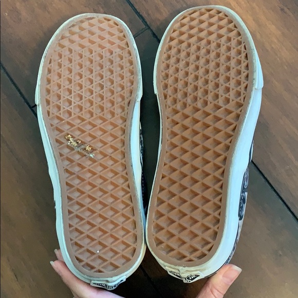 Vans x ASPCA Puppy slip ons - Picture 4 of 5